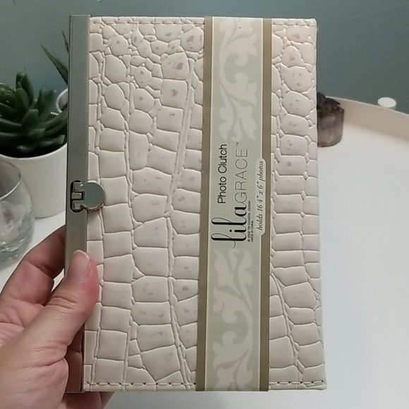 Lila grace photo clutch white NWT - Picture 2 of 6